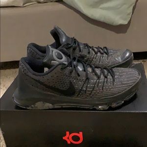 KD 8 with box